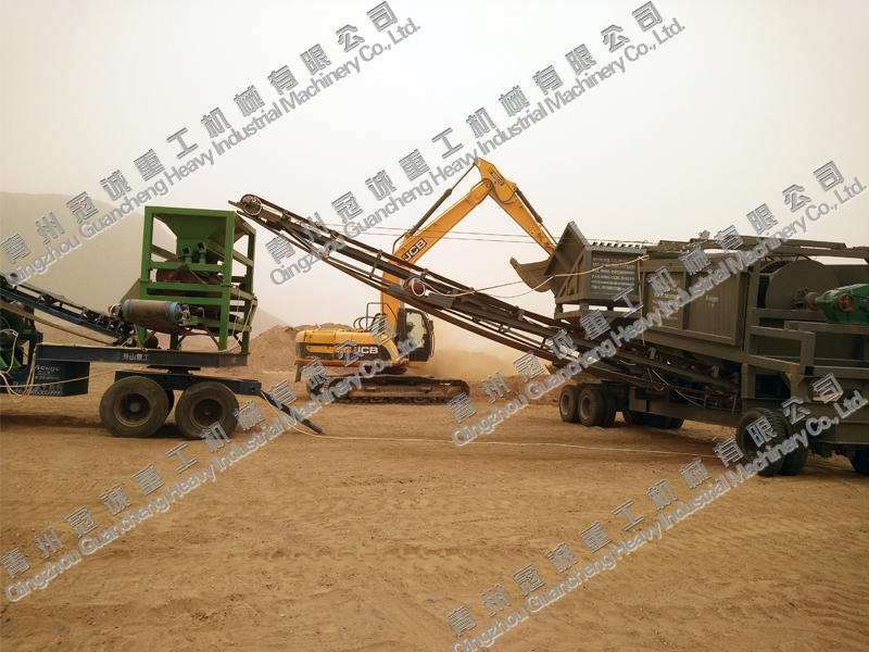 沙金設(shè)備-移動風選車工作現(xiàn)場